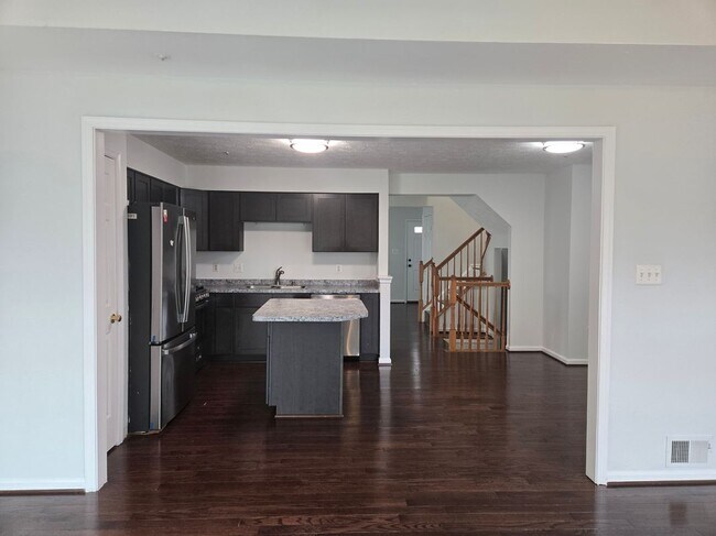 Building Photo - 6632 Granville Ct