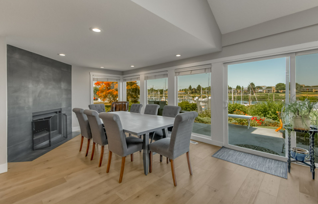 Foto del edificio - Modern 3-Bedroom Waterfront Escape – River...