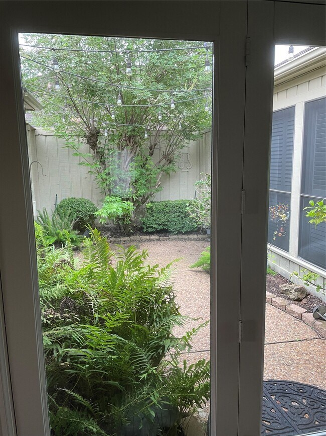 Foto del edificio - 314 Fox Briar Ln