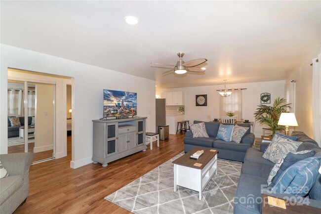 Foto del edificio - 3224 Reid Ave