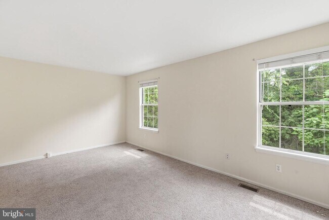 Foto del edificio - 9571 Tudor Oaks Dr