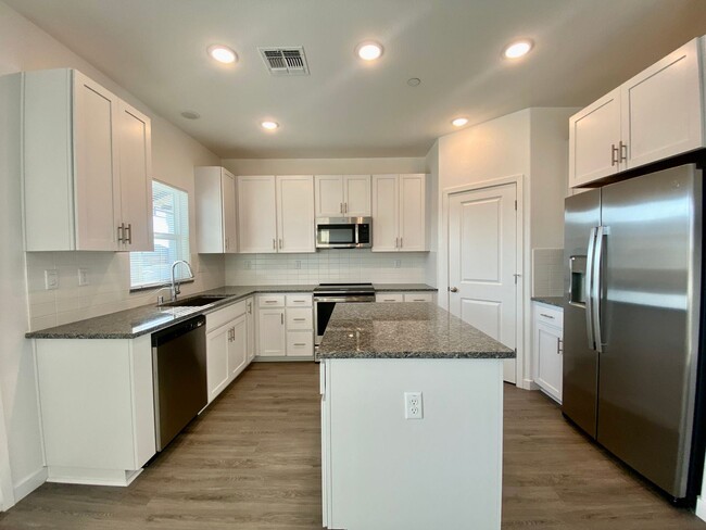 Building Photo - 3 br, 2.5 bath House - 4165 Arjuna Way