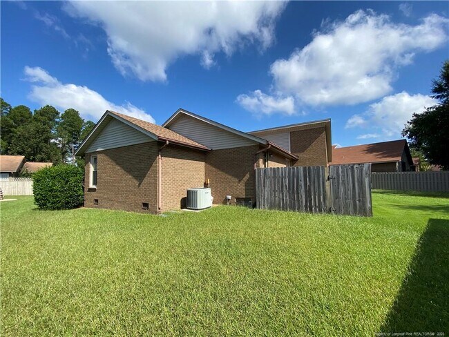 Building Photo - 4607 Gem Ct