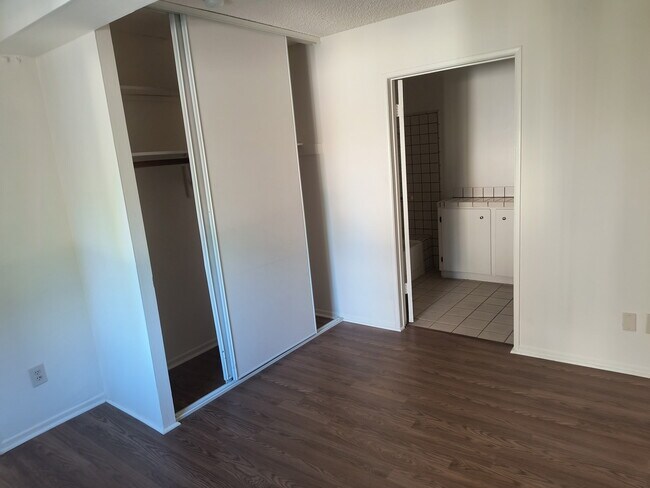 Bedroom - 6842 Valmont St