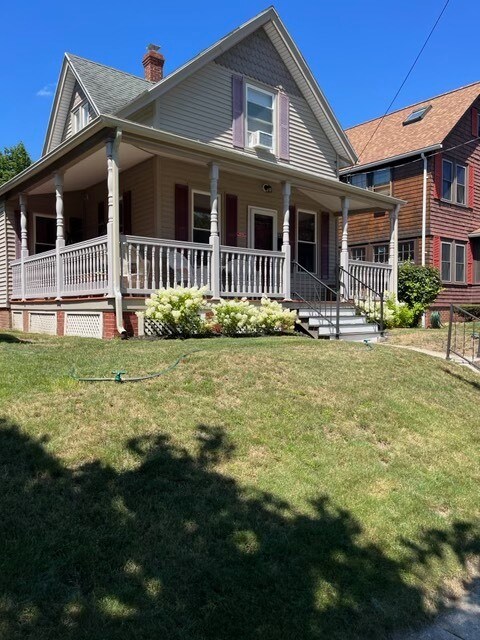 Primary Photo - 1333 Narragansett Blvd