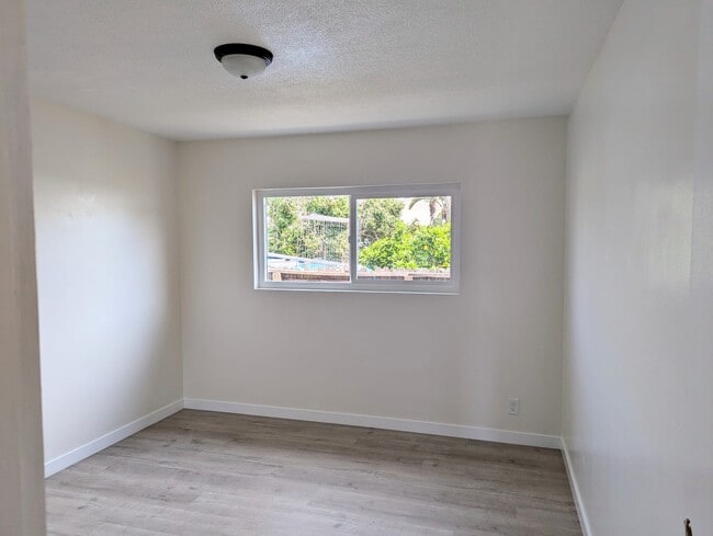 Building Photo - 4427 W 154th St