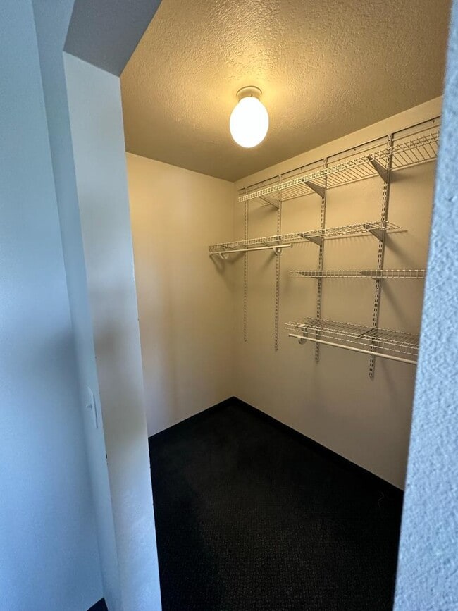 Foto del edificio - 677 E 600 N