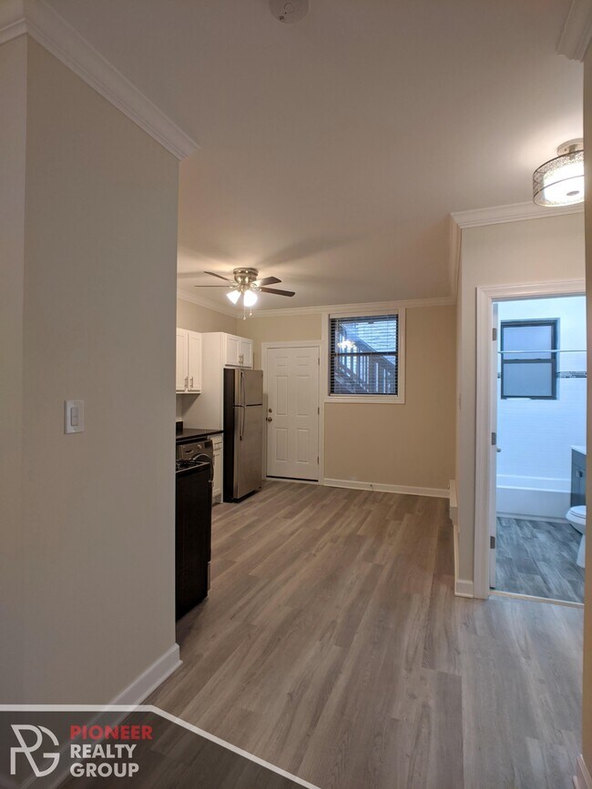 Foto del edificio - 722 W Roscoe St