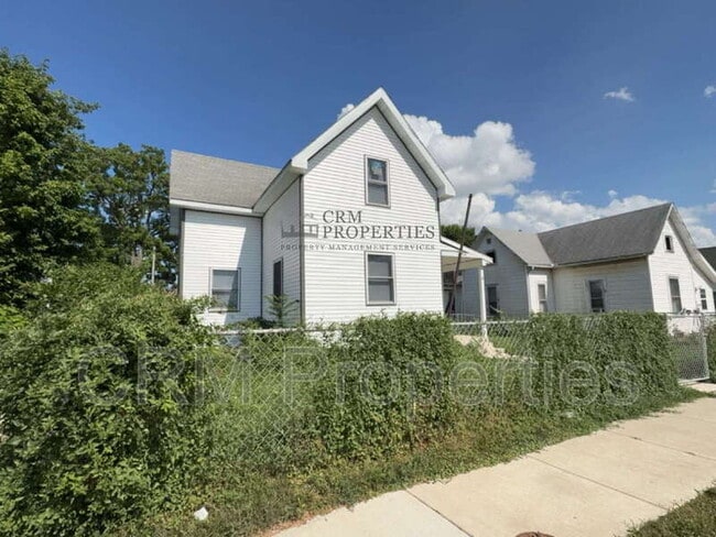 Building Photo - 1110 N Apperson Way