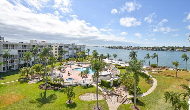 Foto del edificio - 6021 Bahia Del Mar Cir N