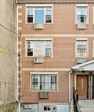 Building Photo - 720 E 96th St