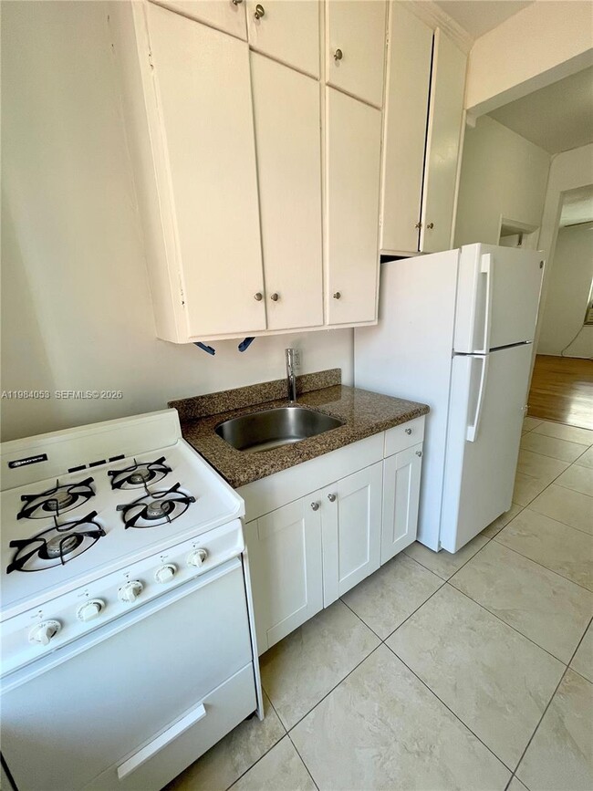 Building Photo - 1030 Jefferson Ave