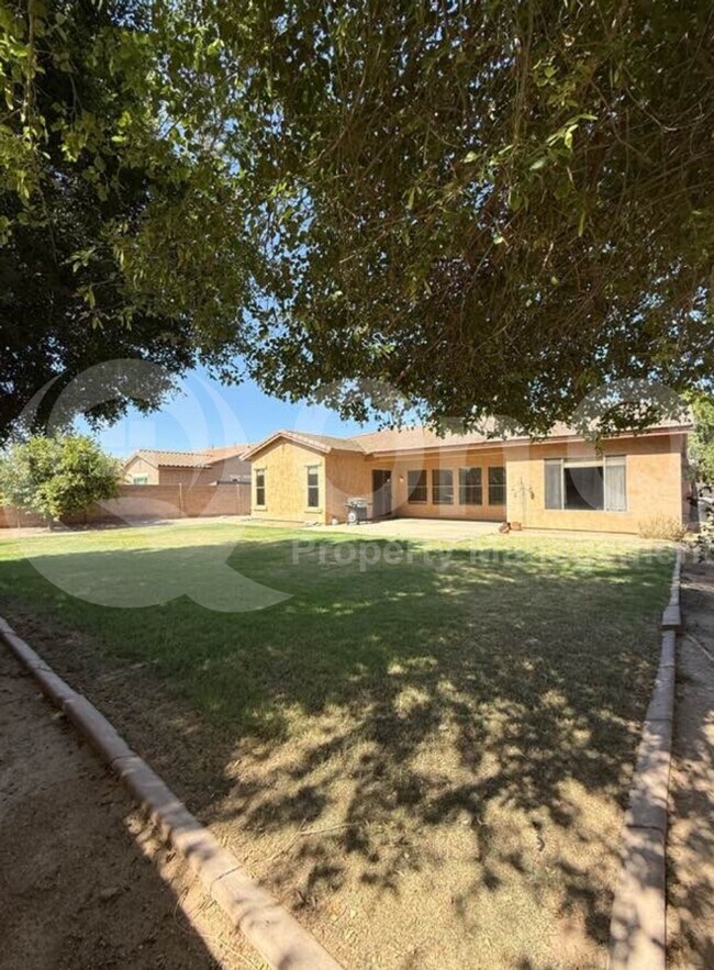 Foto del edificio - 1341 S Camellia Ct