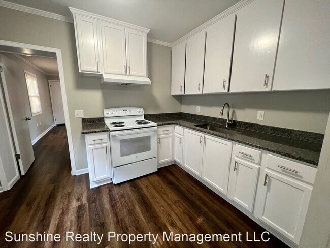 Building Photo - 3 br, 1 bath House - 512 Border St