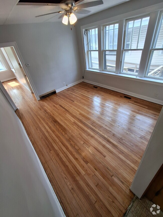 Building Photo - 4141 Homerlee Ave