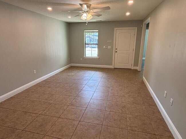 Foto del edificio - 4117 Mulligan Rd