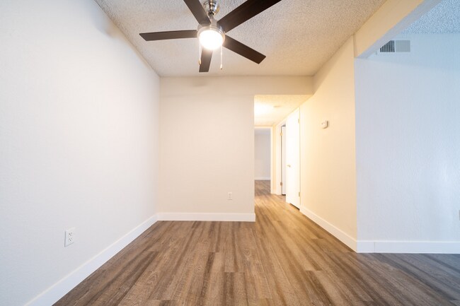 Foto del edificio - 311 Weston Cir