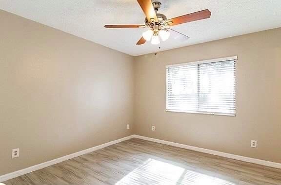Building Photo - 2409 Oak Hollow Dr