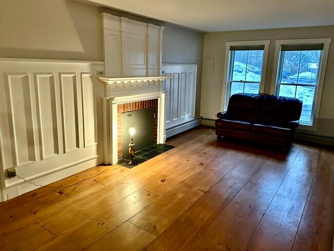 Building Photo - 43 Pleasant St