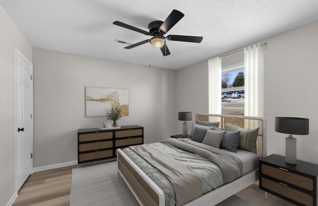 Building Photo - 1035 W 6th N St