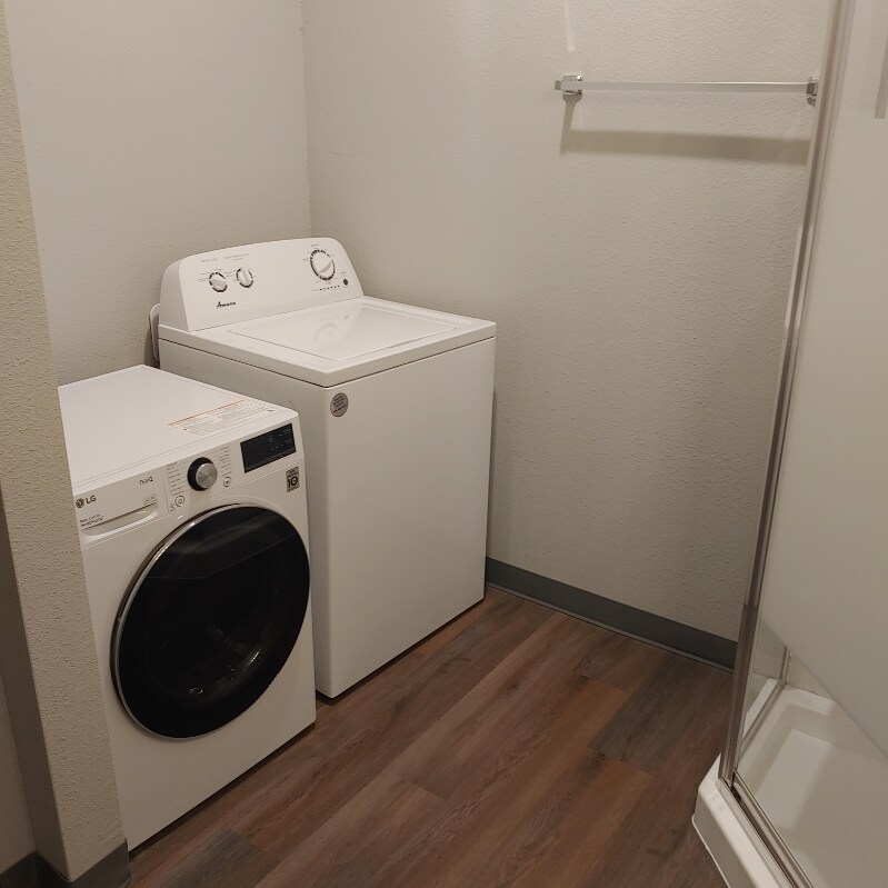 Foto del edificio - 1520 E Berry St