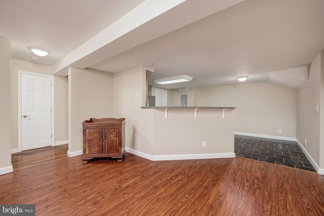 Building Photo - 1465 N Van Dorn St
