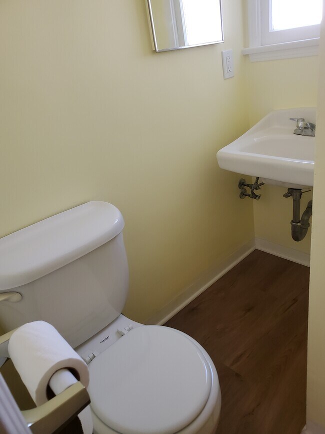 Foto del edificio - 148 N Beachwood Dr
