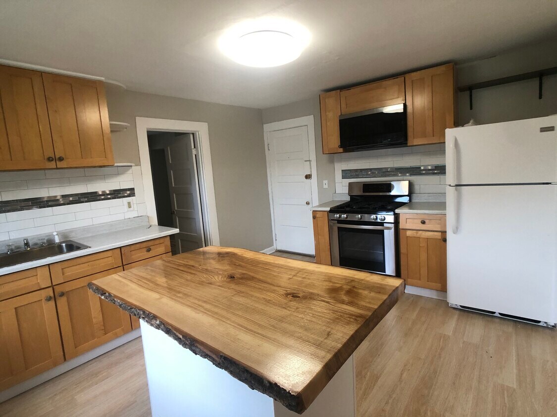 124 Parker St, Maynard, MA 01754 Apartments Maynard, MA