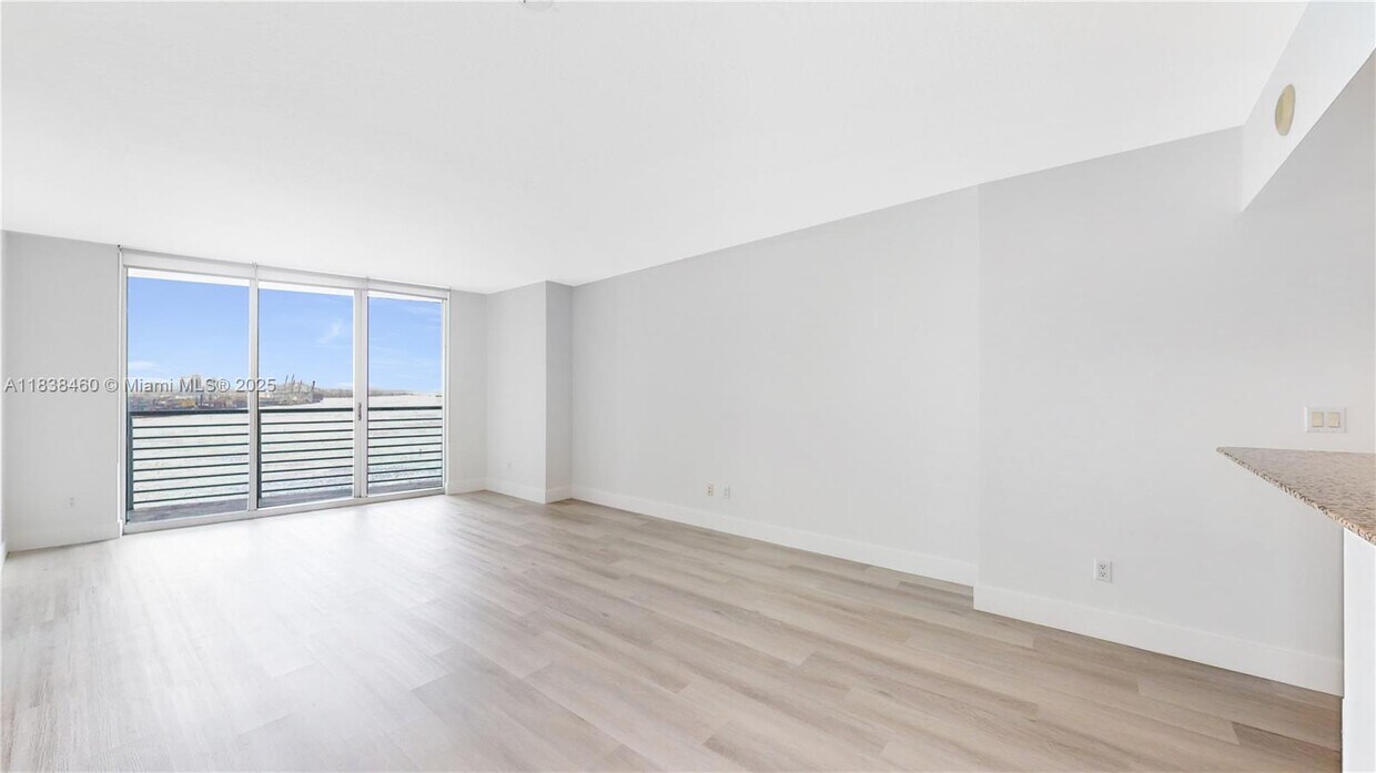 Primary Photo - 325 S Biscayne Blvd