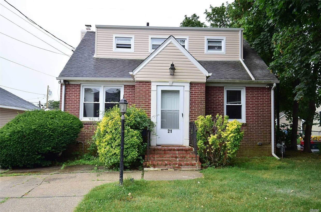 Primary Photo - 21 Howard St