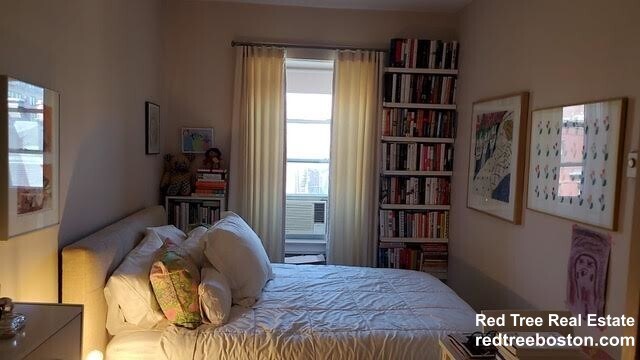 Foto del edificio - 112 Newbury St