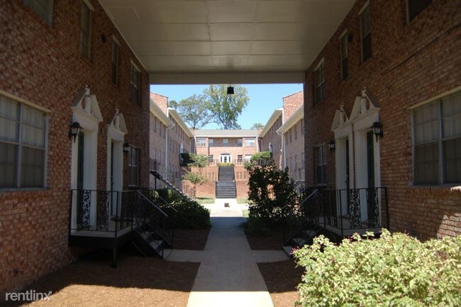 Foto del edificio - 3330 Cumberland Blvd SE