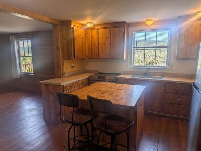 Foto del edificio - 1030 Fairmount Rd