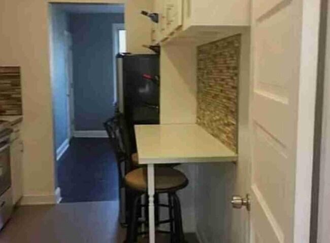 Building Photo - 1251 Penn St NE