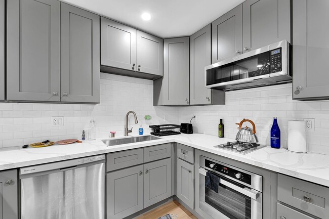 Building Photo - 1240 W 29th St