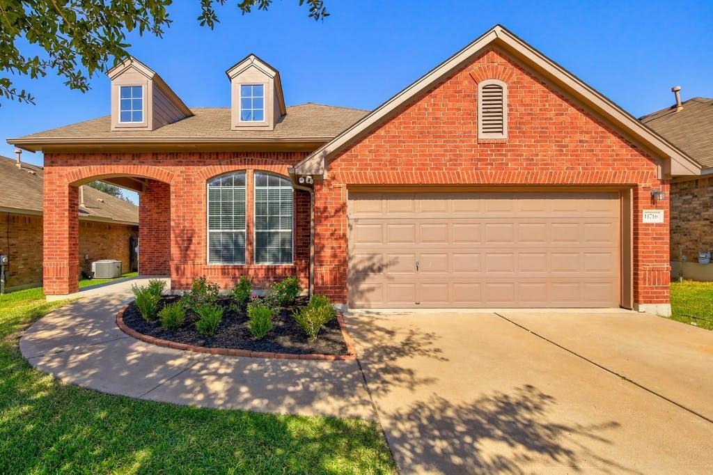 Foto principal - 11716 Larch Valley Dr