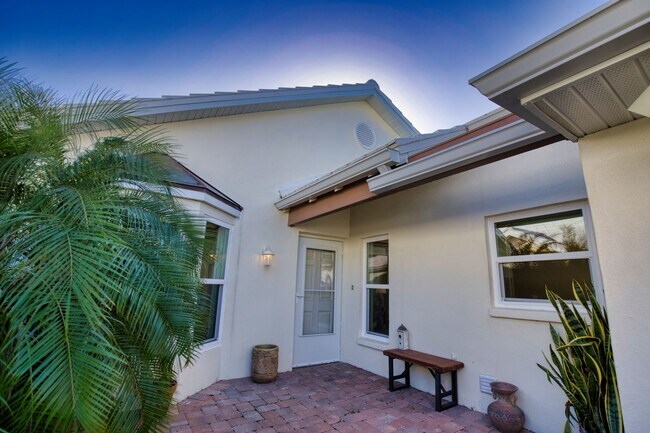 Foto del edificio - 831 Harrington Lake Ln