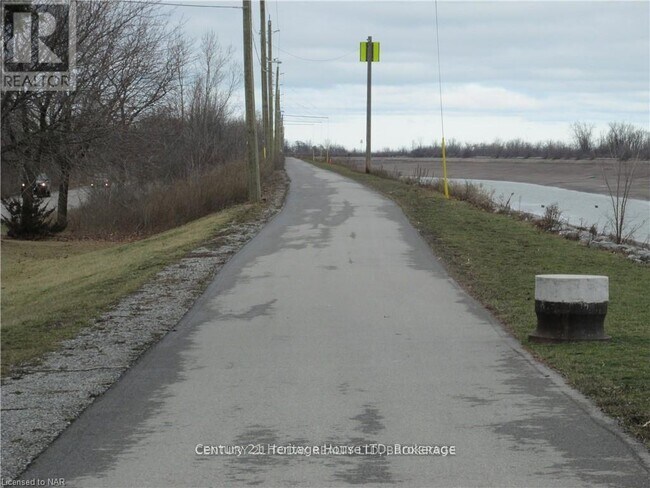 Photo du bâtiment - 286 Cushman Rd