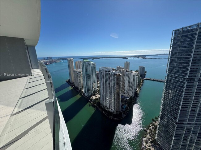 Foto del edificio - 300 Biscayne Blvd