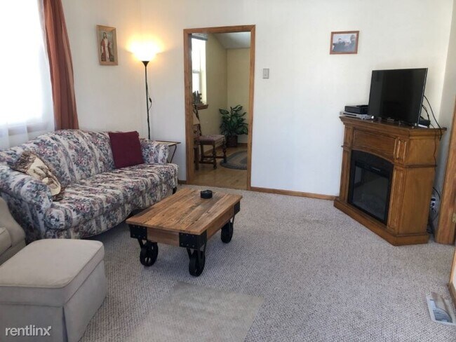 Foto del edificio - 2 br, 1 bath House - 307 Elm St