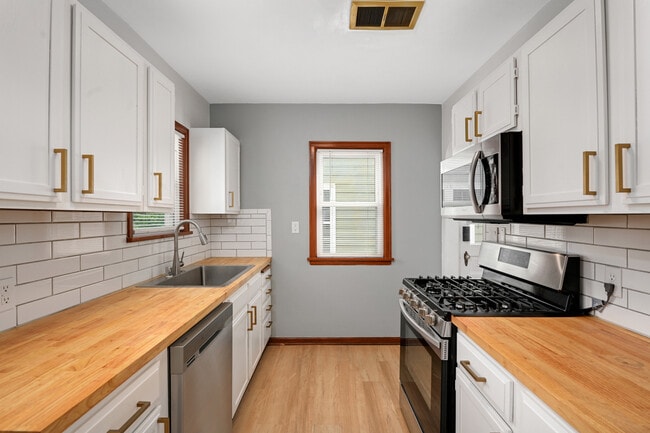 Building Photo - 1234 Watson Ave
