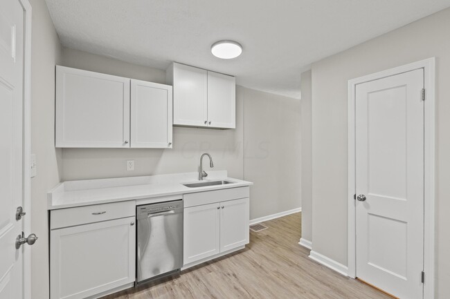 Building Photo - 1716 E Whittier St