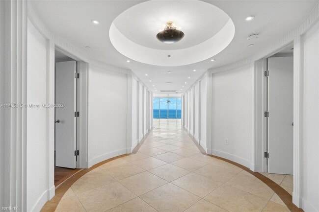Foto del edificio - 4 br, 5.5 bath Condo - 18911 Collins Ave A...