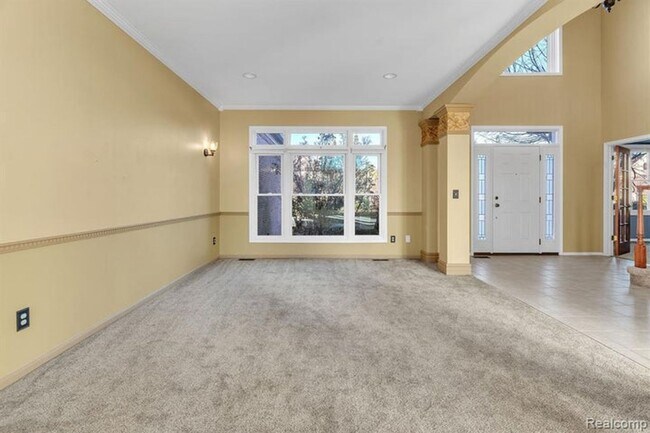 Building Photo - 6573 Poppleton Rd