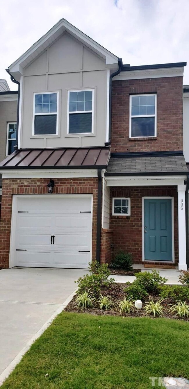 Building Photo - 906 Talbot Pl
