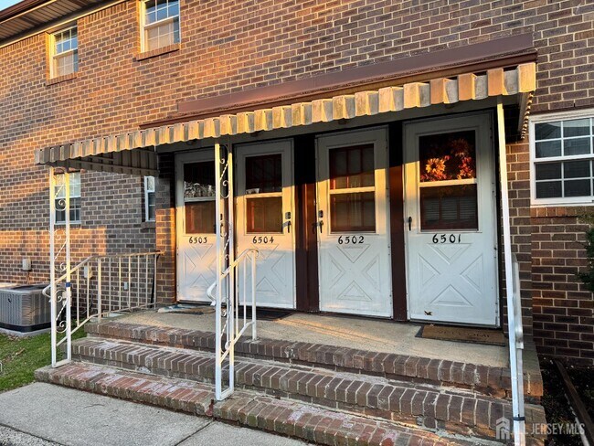 Foto del edificio - 6501 Ave C