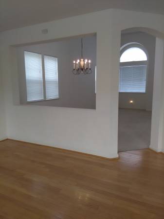 Building Photo - 8 Firefly Ln