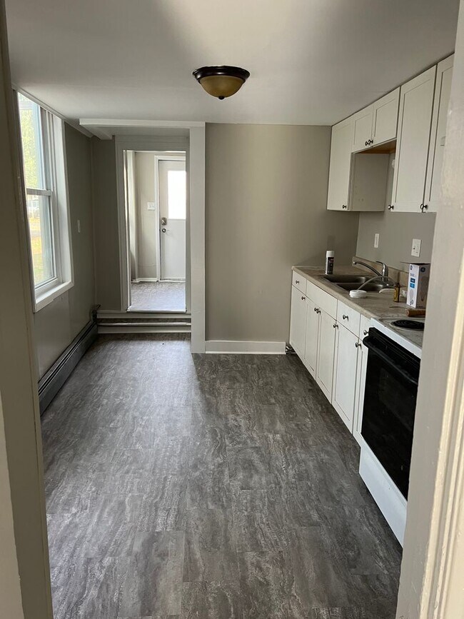 Building Photo - 2 possibly 3 Bedroom  Home In Carlisle wit...