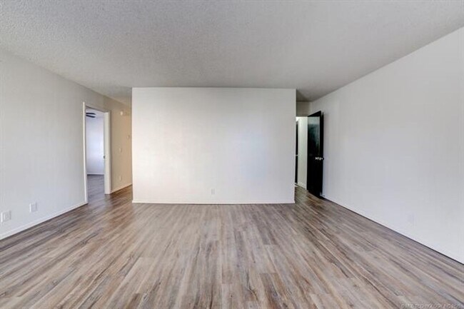 Foto del edificio - 3 Bed 2 Bath 2 Car Garage in Highly Desired Jenks Schools