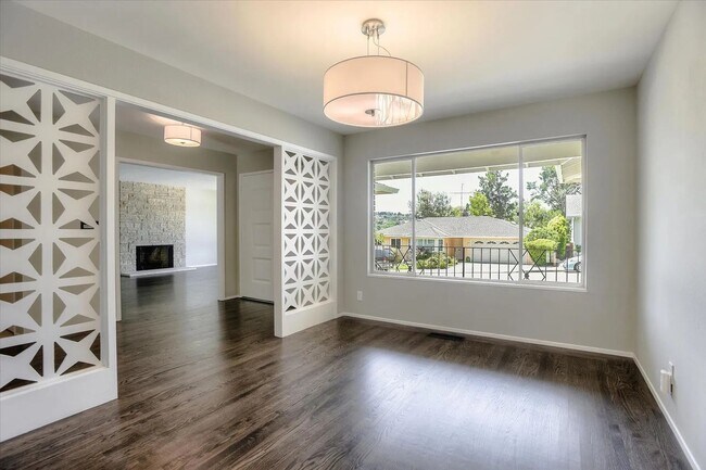 Foto del edificio - Charming San Mateo Home in a Quiet Country...